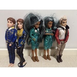 Lot Of 5 Disney Descedants Dolls Carlos Uma And Prince Ben